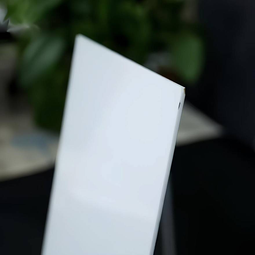 Изображение Литой акрил листовой Prento Glass Cast молочный, 3 мм, 2050х3050 мм